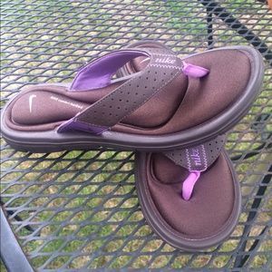 Nike flip flops