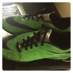 Selling Nike shoes size 7