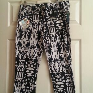 AZTEC PRINT JEANS..