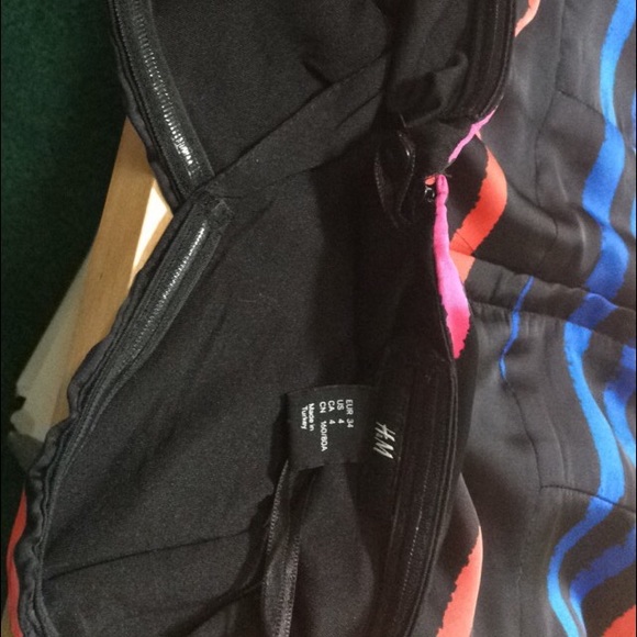 Beautiful silky strapless dress. - Picture 3 of 3