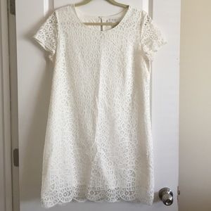 Forever 21 white scallop eyelash lace shift dress
