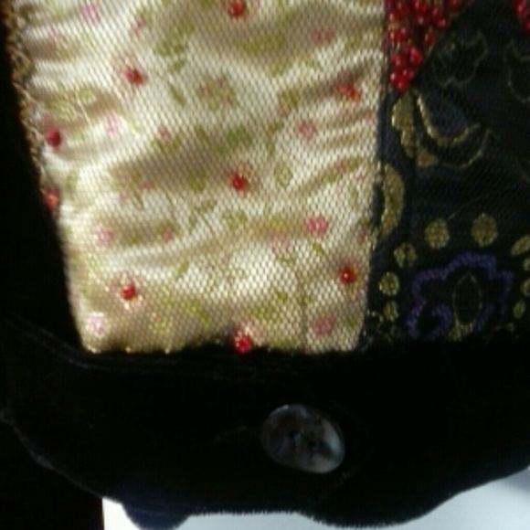 BEAUTIFUL Black Velvet Blazer - Picture 4 of 4
