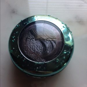 MAC Extra Dimension Eyeshadow in Fathoms Deep
