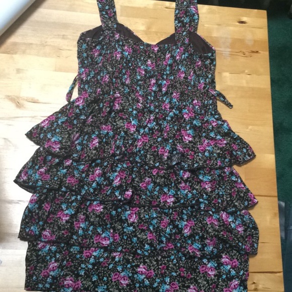 Brown flower dress! - Picture 3 of 3