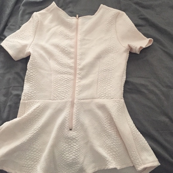 Top - Picture 2 of 2