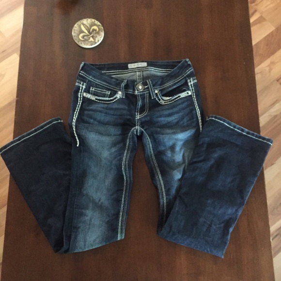 Day Trip. Leo Boot Cut Jeans. Size 25R