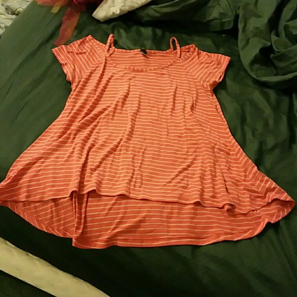 High-low striped tshirt