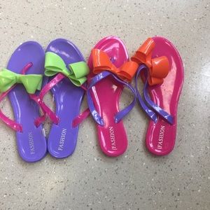 Bow flip flops (color block)