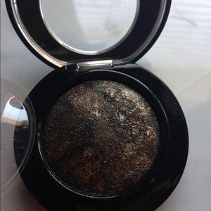MAC mineralized eyeshadow Gilt by Association
