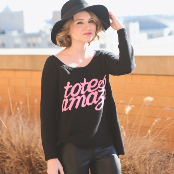 💗Cute Black sweater! 💗