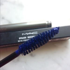 MAC OPULASH MASCARA VOLUME in Sama
