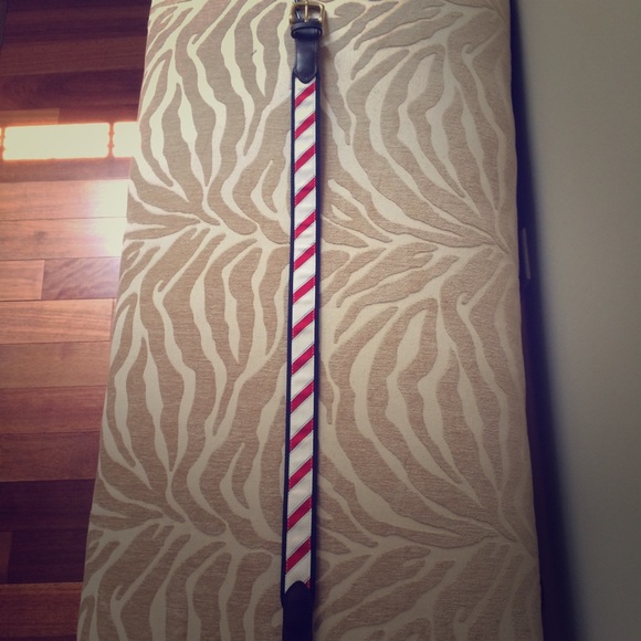 New Vineyard Vines belt