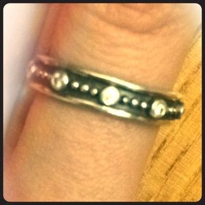 Pandora ring with small diamonds