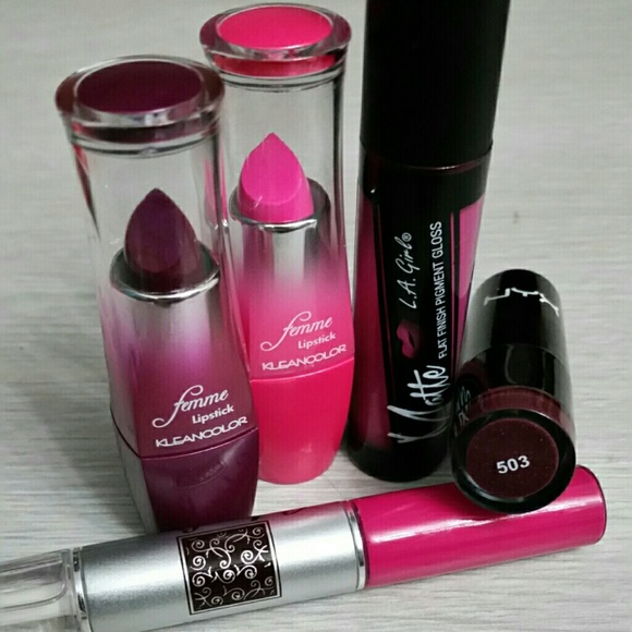 Liquid lipsticks and matte color lipsticks set