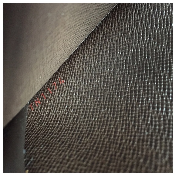❌SOLD❌ Louis Vuitton Damier Ebene Brazza Wallet - Picture 4 of 4