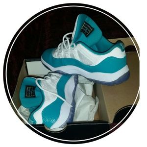 Jordan 11 Retro Low GP size 2.5 !!!!