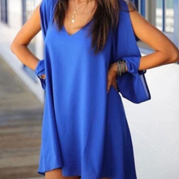 ☀️SEXY Blue chiffon cutout flowing top - Picture 2 of 4