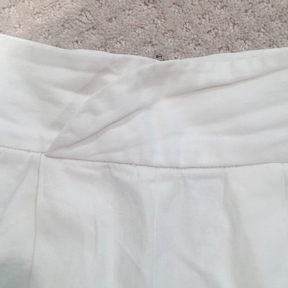 High waisted white French connection shorts - Picture 2 of 4