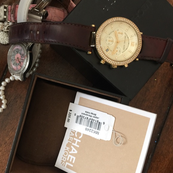 Michael Kors Watch w/ Gold Accent - Picture 3 of 4