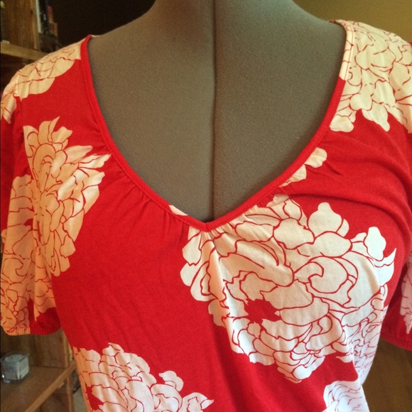 Vibrant floral top, never worn!