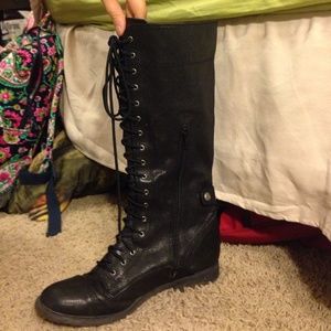 Lucky Brand black lace up boots, in AWESOME shape!