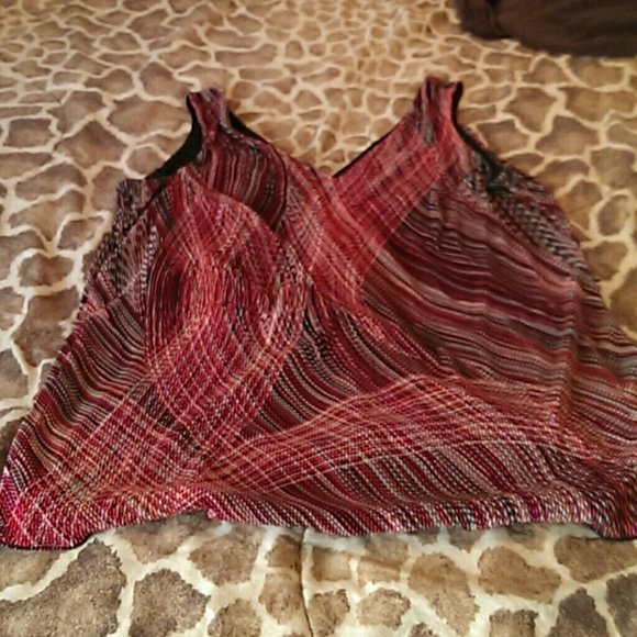 Sleeveless shirt