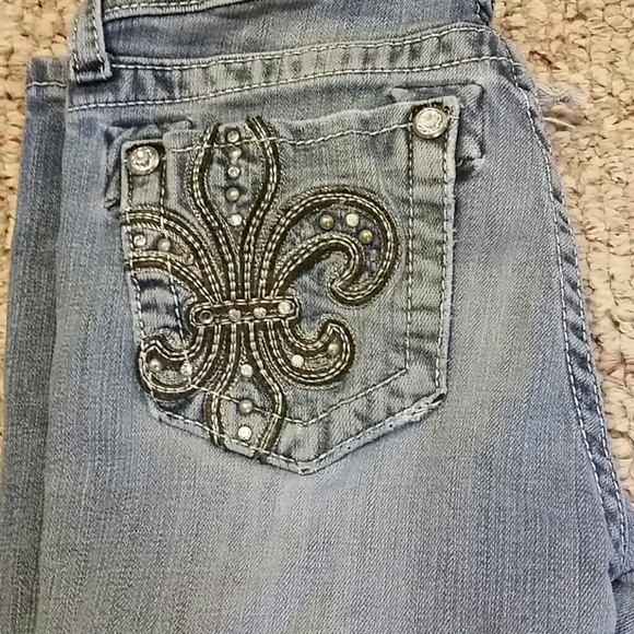 Jeans - Picture 2 of 3