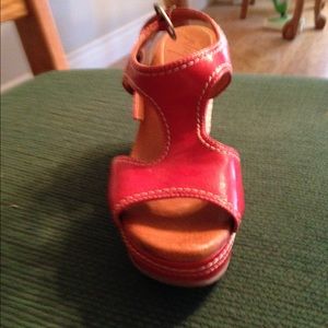 Naya wedges worn once 6.5 w