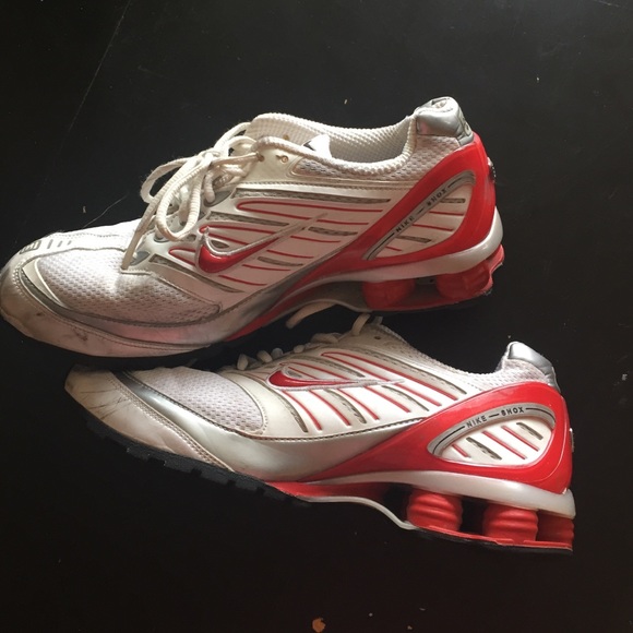Women's size 10 red and white Nike Shox