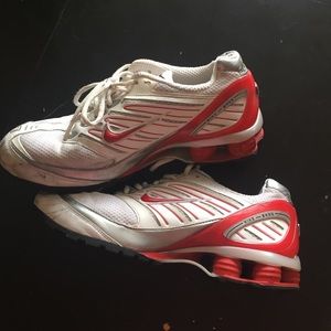 Women's size 10 red and white Nike Shox