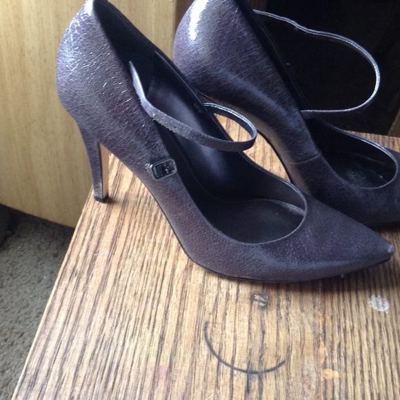 Gray heels