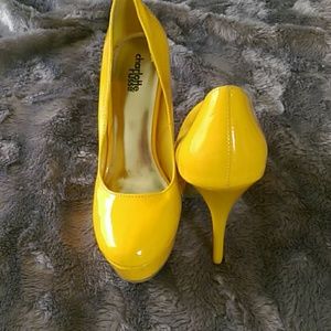 Yellow Charlotte russe heel