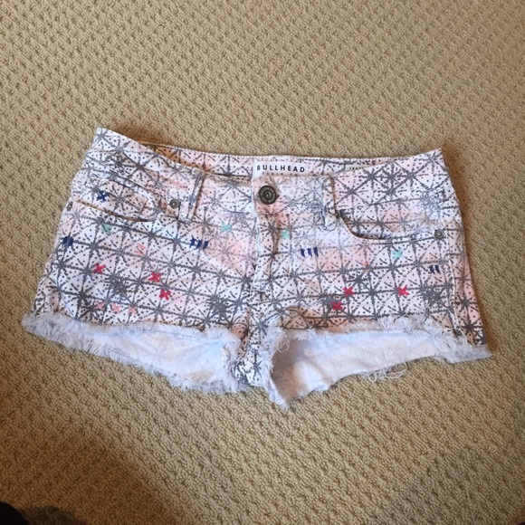 Patterned short shorts