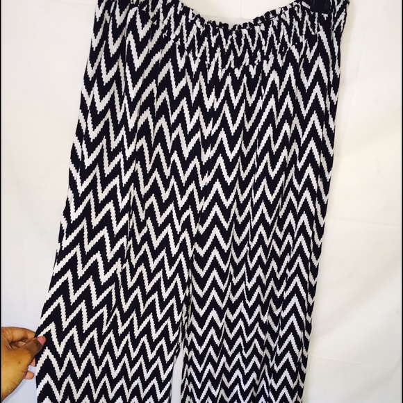 Angie Chevron Palazzo Pants with Elastic Waist - Picture 3 of 4