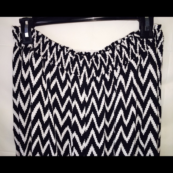 Angie Chevron Palazzo Pants with Elastic Waist - Picture 4 of 4