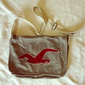 ⬇️REDUCED⬇️ Hollister cross body bag