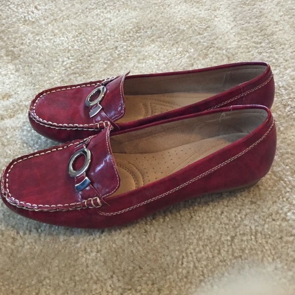 Naturalizer Burgandy Flats