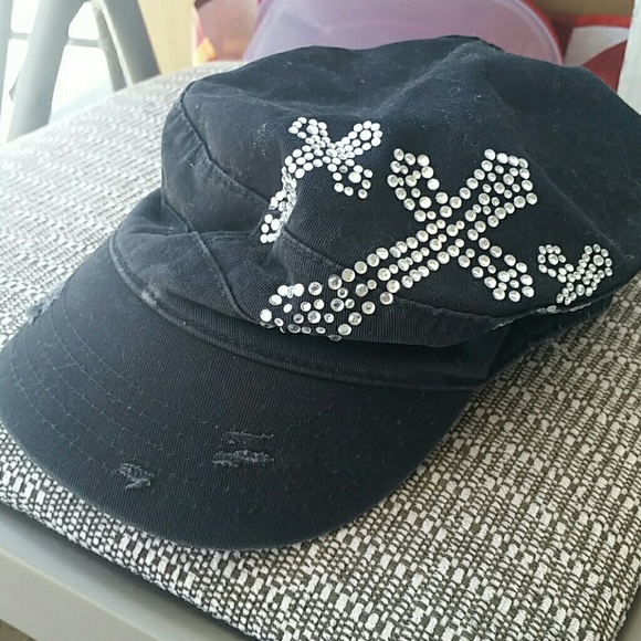 Black cap from Buckle