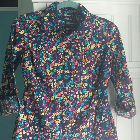 Colorful floral blouse, with fun roll-up sleeves