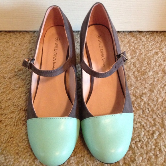 Two tone heels!