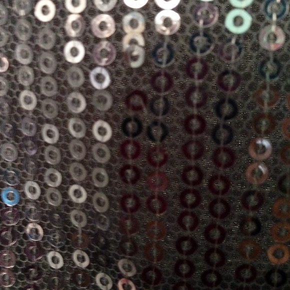 Beautiful grey sequin top - Picture 4 of 4