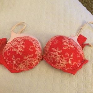 Victoria's Secret bombshell bra 38C
