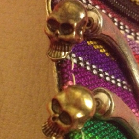 Two-tone fake gauges  skull bone earrings - Picture 3 of 3