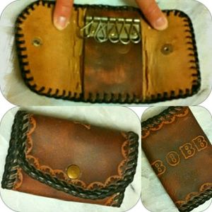 VINTAGE BROWN LEATHER 6 STEEL HOOK KEY HOLDER