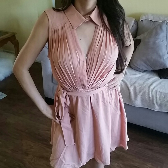 Dress - Picture 2 of 4