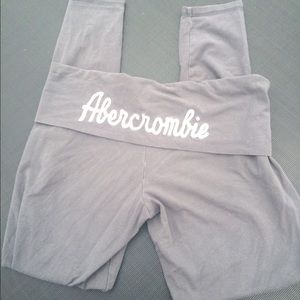 Abercrombie & Fitch skinny yogas