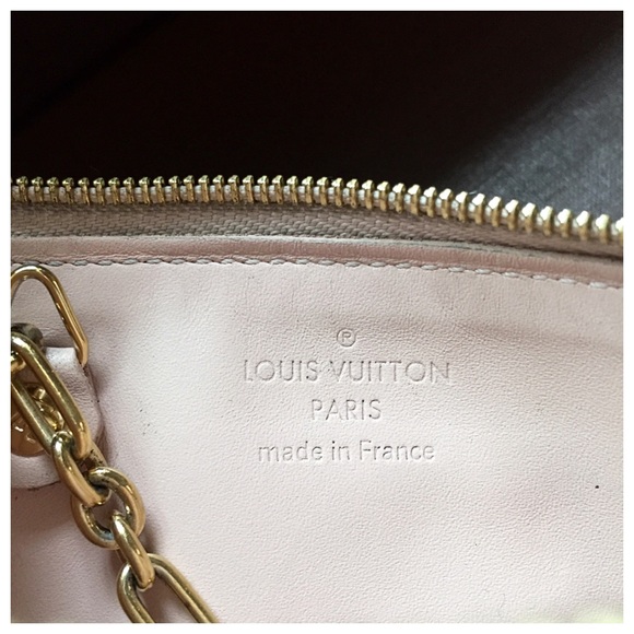 ❌SOLD❌ Louis Vuitton Vernis Key Pouch - Picture 3 of 4