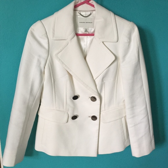 Banana Republic short cream coat