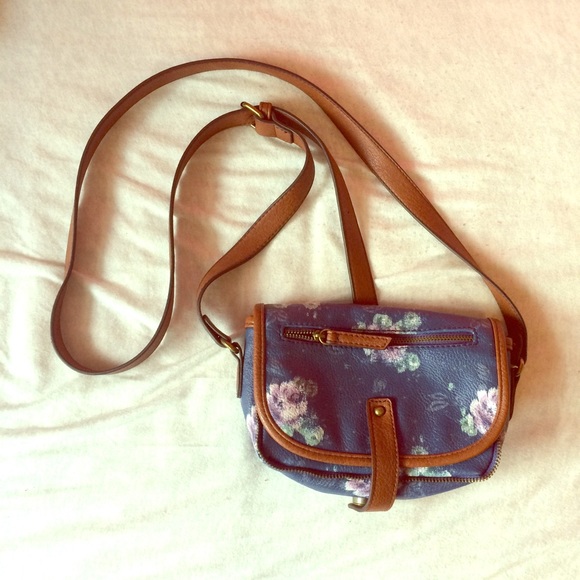 ❌TRADED❌ Floral crossbody! 🌸