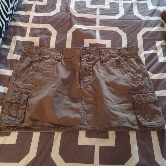 Brown cargo skirt with gold studs